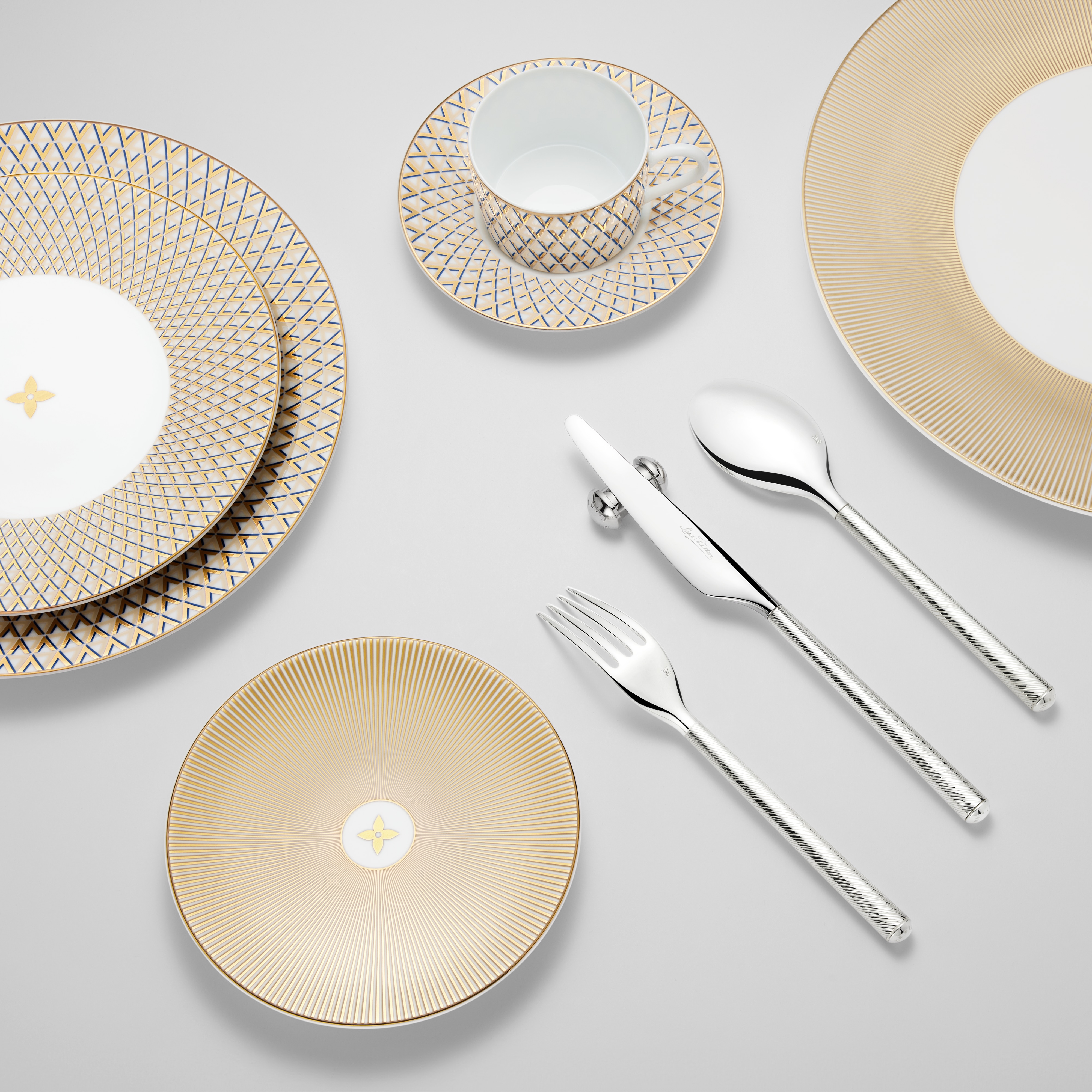 Splendor Set mit 2 Servierplatten  Trunks, Reisen und Wohnen Wohnen und Art of Dining Art of Dining | LOUIS VUITTON (Zoom)