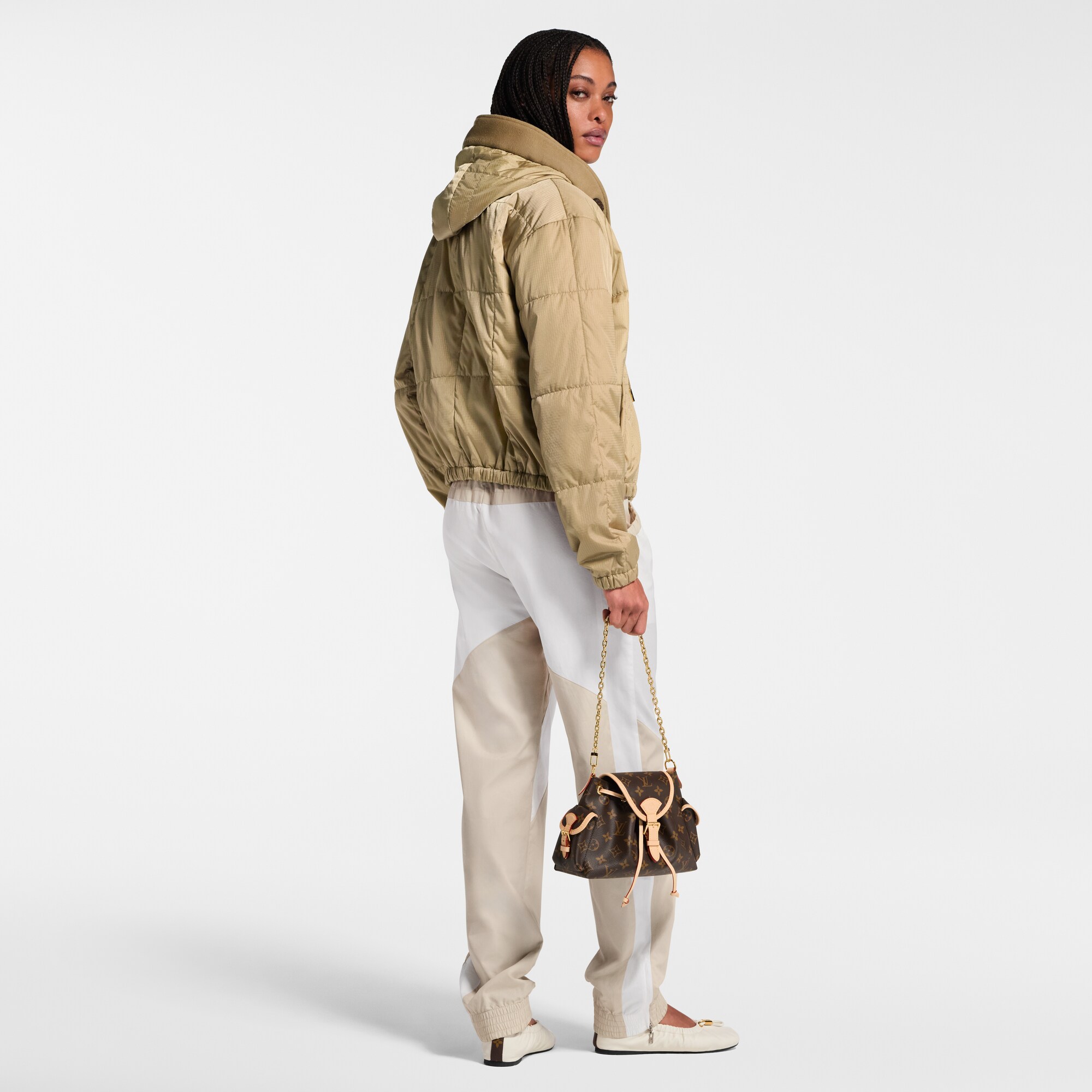 Steppjacke aus Ripstop mit Kapuze  Damen Ready to Wear Mäntel und Jacken | LOUIS VUITTON (Zoom)