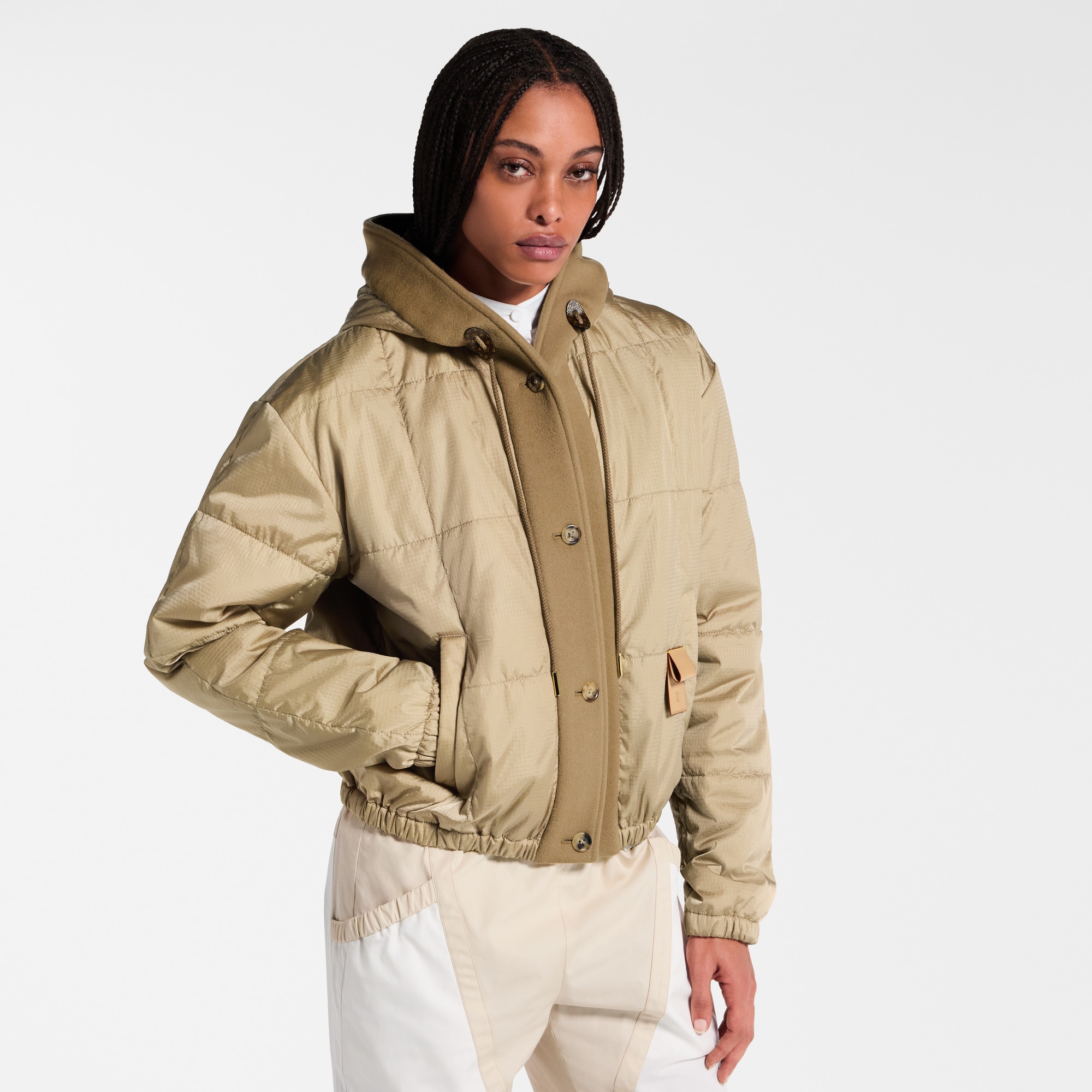 Steppjacke aus Ripstop mit Kapuze  Damen Ready to Wear Mäntel und Jacken | LOUIS VUITTON (Zoom)