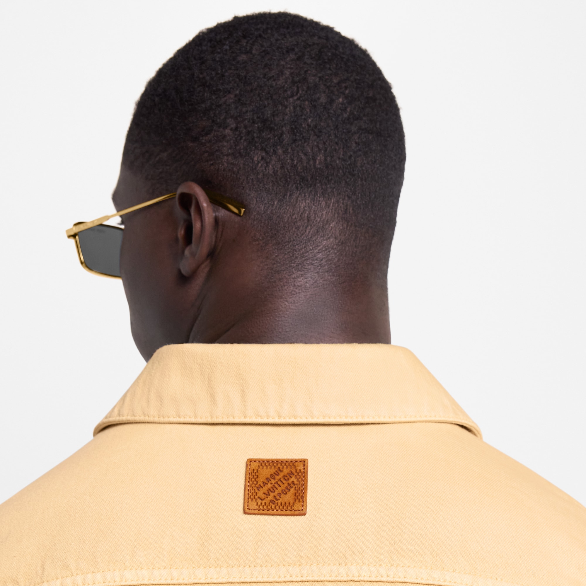 Stückgefärbte Jacke im Trucker-Stil aus Denim Type II  Herren Ready to Wear Jacken und Mäntel | LOUIS VUITTON (Zoom)