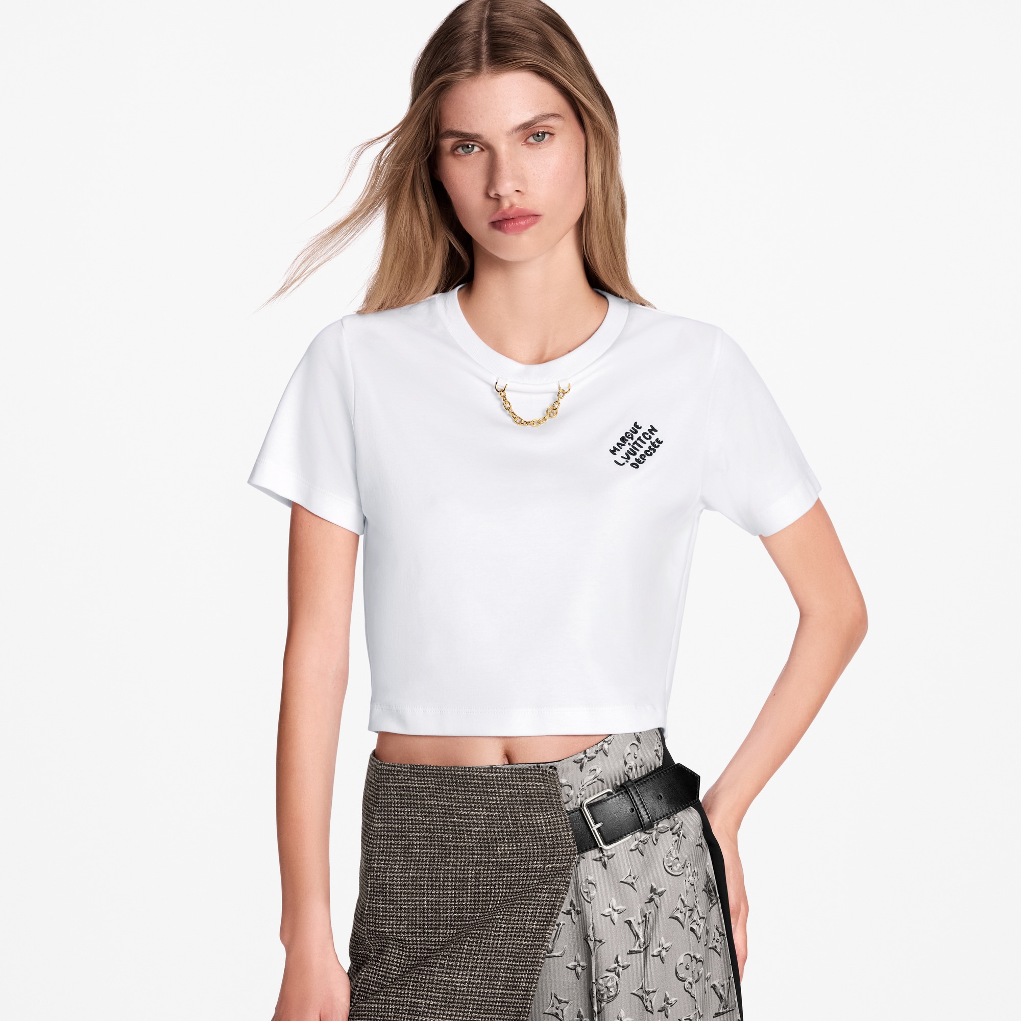T-Shirt mit gestickter Signatur  Damen Ready to Wear Tops | LOUIS VUITTON (Zoom)