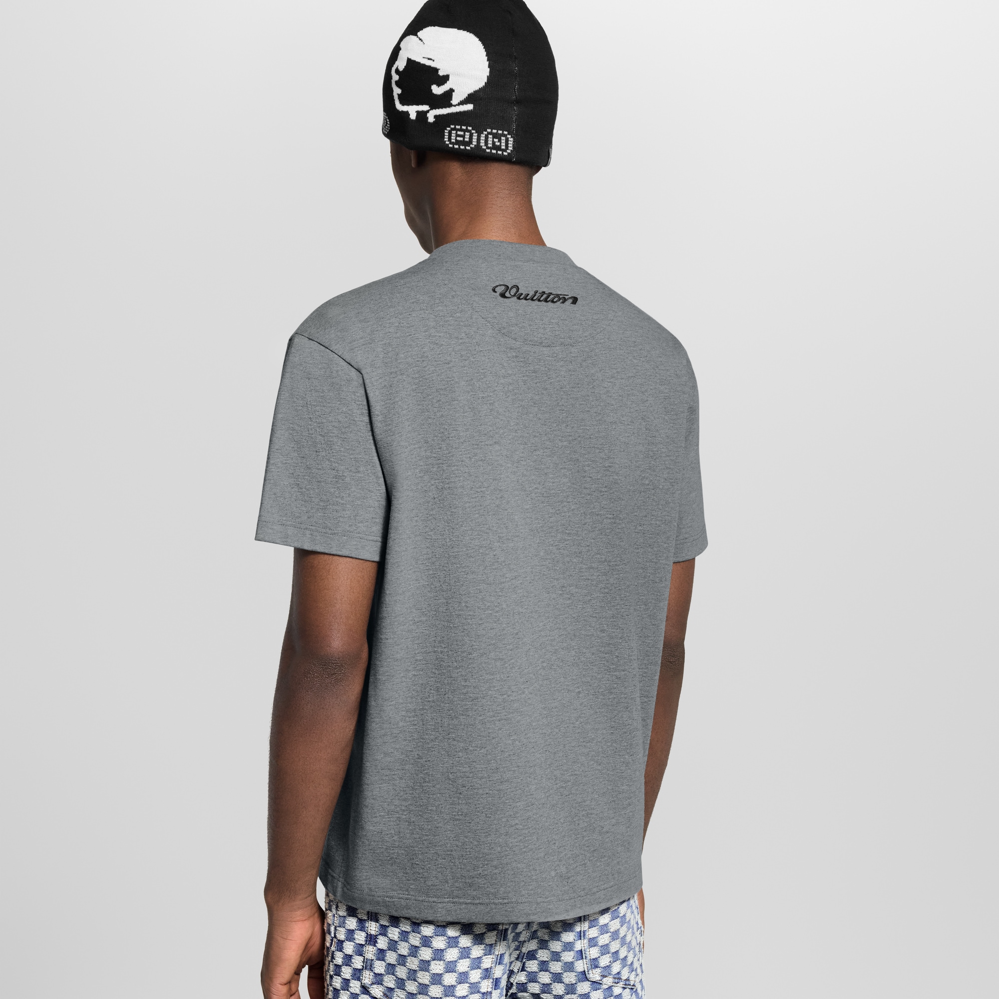 T-Shirt mit grafischem Aufnäher  Herren Ready to Wear T-Shirts und Poloshirts | LOUIS VUITTON (Zoom)