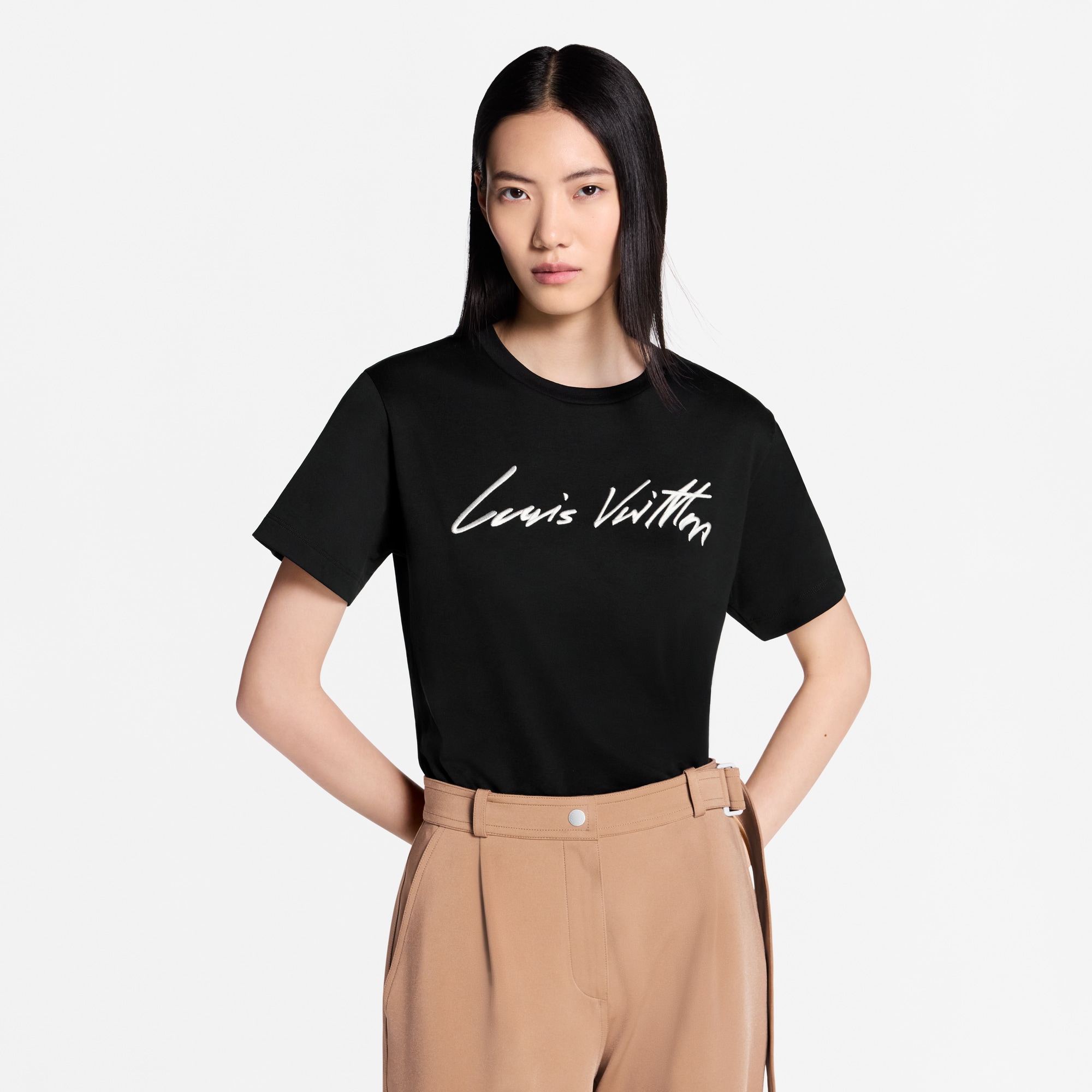 T-Shirt mit kursiver Signatur  Damen Ready to Wear Tops | LOUIS VUITTON (Zoom)