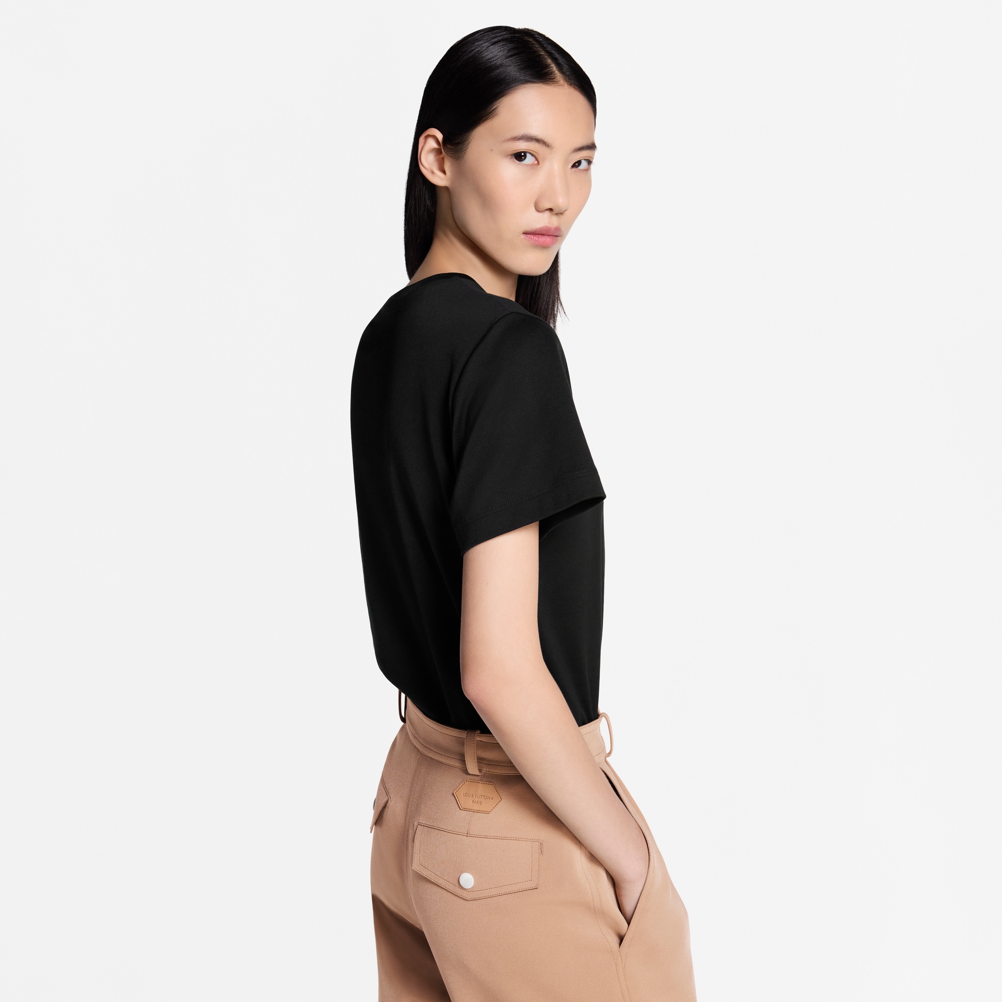 T-Shirt mit kursiver Signatur  Damen Ready to Wear Tops | LOUIS VUITTON (Zoom)
