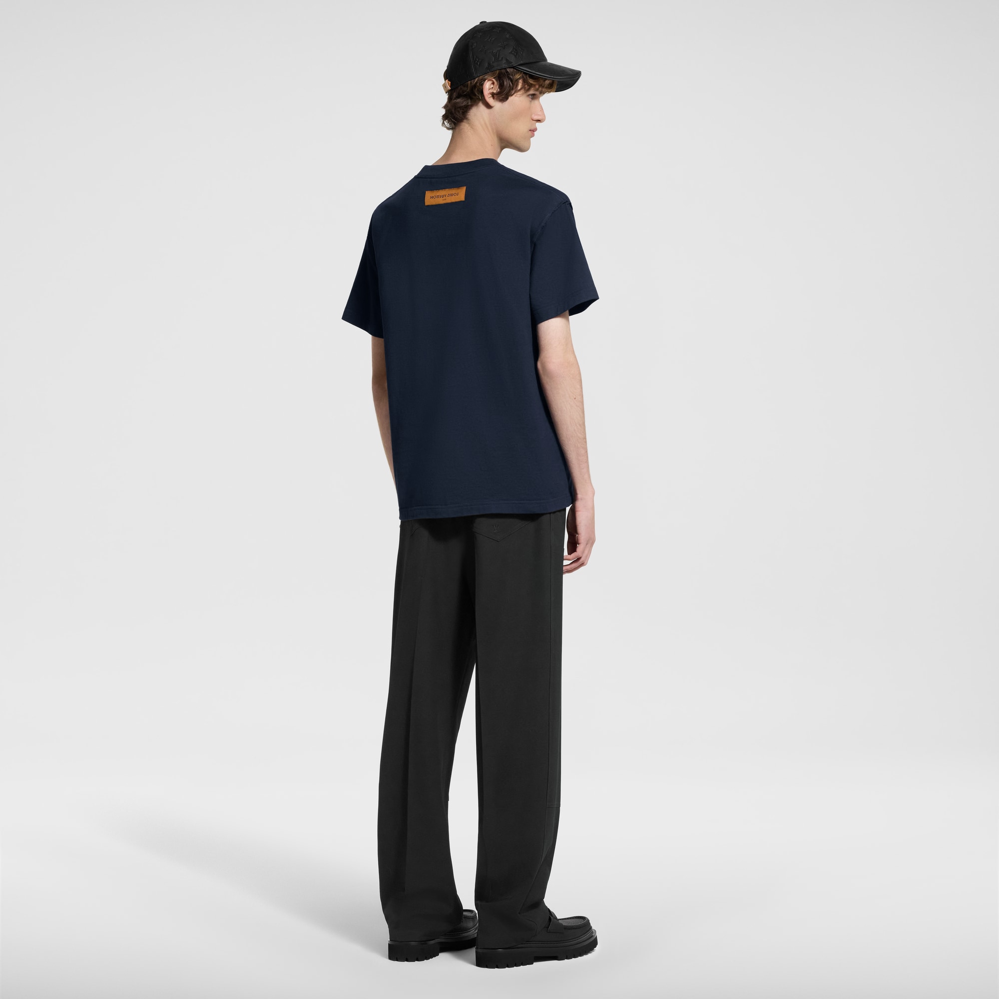T-Shirt mit LV Prägung  Herren Ready to Wear T-Shirts und Poloshirts | LOUIS VUITTON (Zoom)