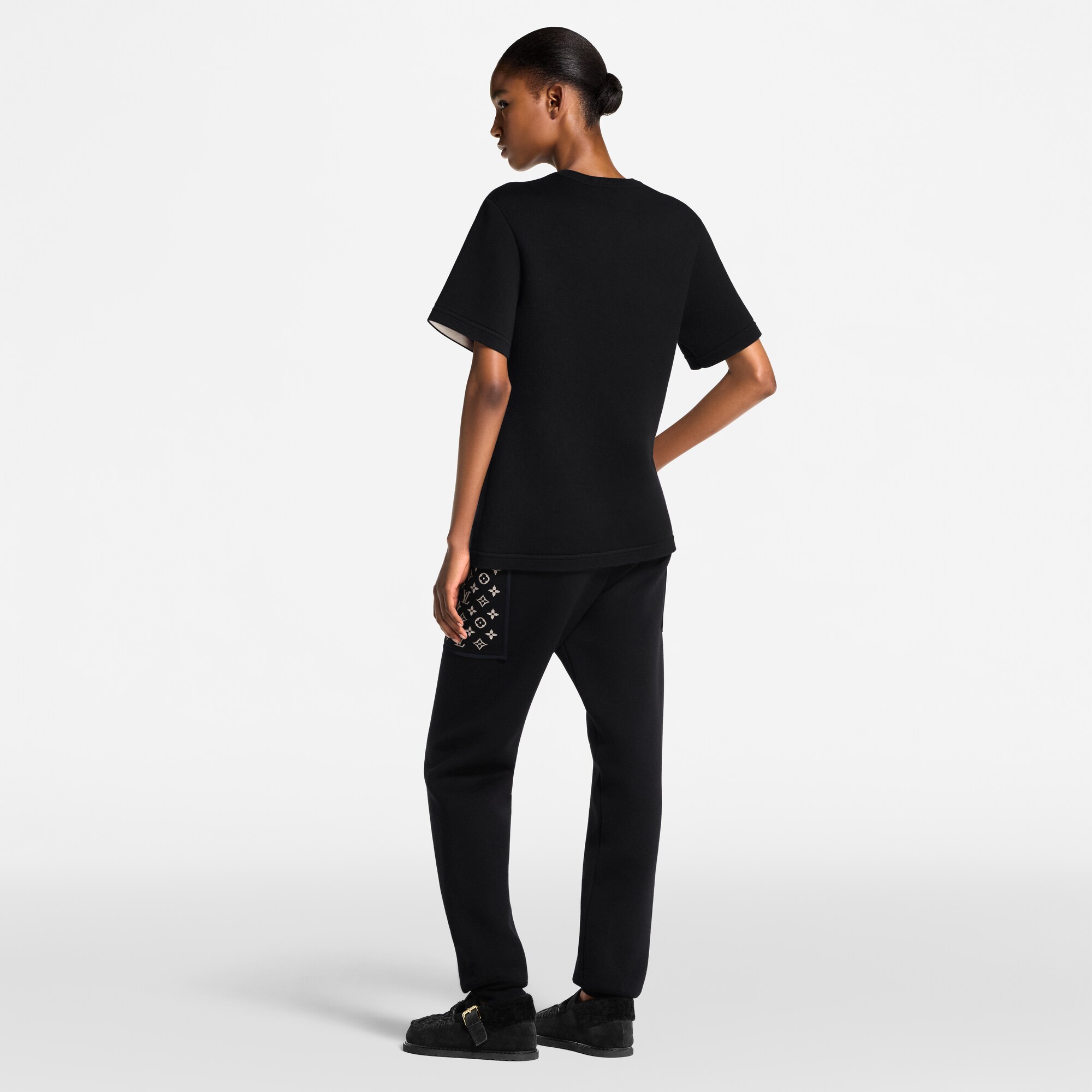 T-Shirt mit Monogram auf Tasche  Damen Ready to Wear Tops | LOUIS VUITTON (Zoom)