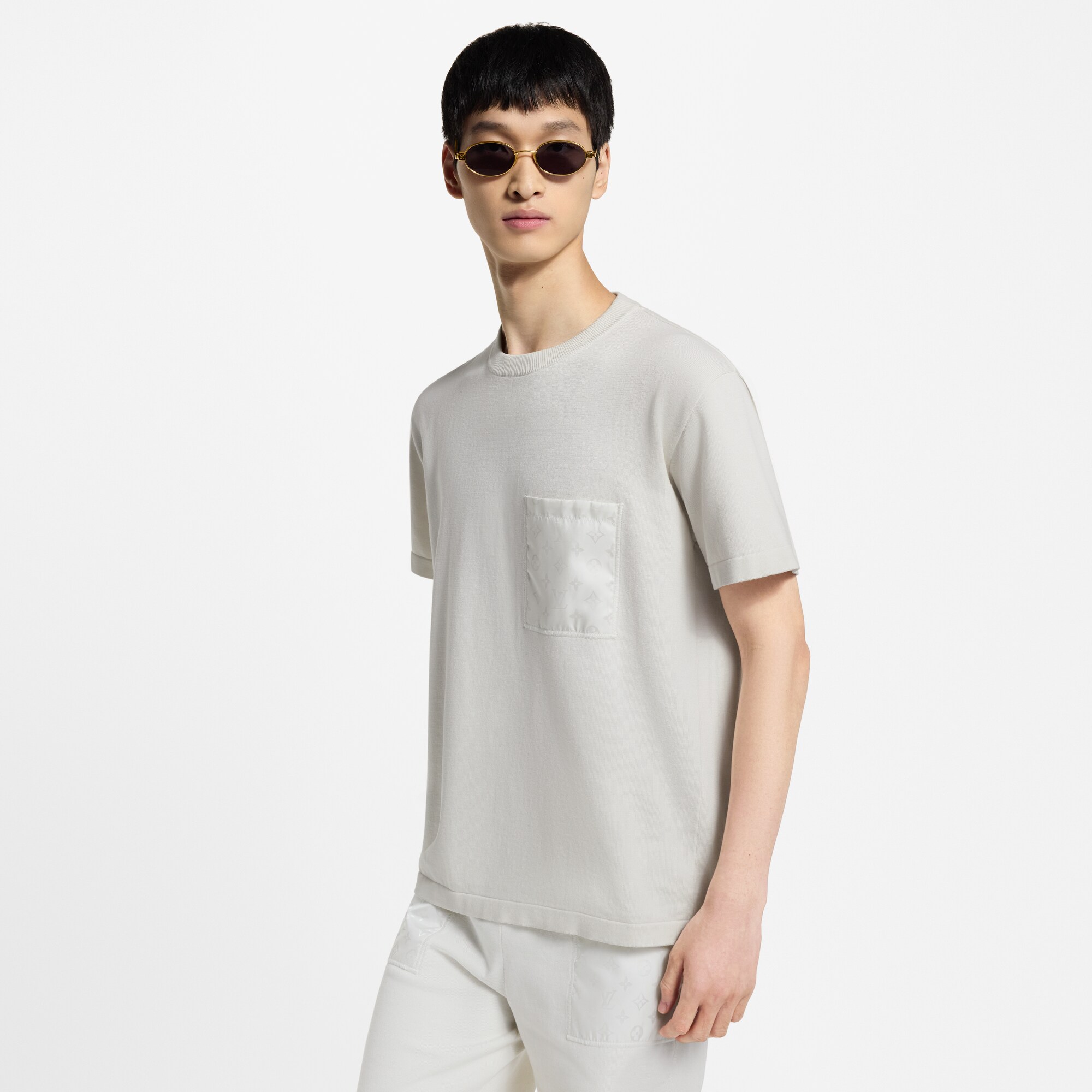 T-Shirt mit Monogram-Details auf Einsätzen aus Nylon  Herren Ready to Wear T-Shirts und Poloshirts | LOUIS VUITTON (Zoom)
