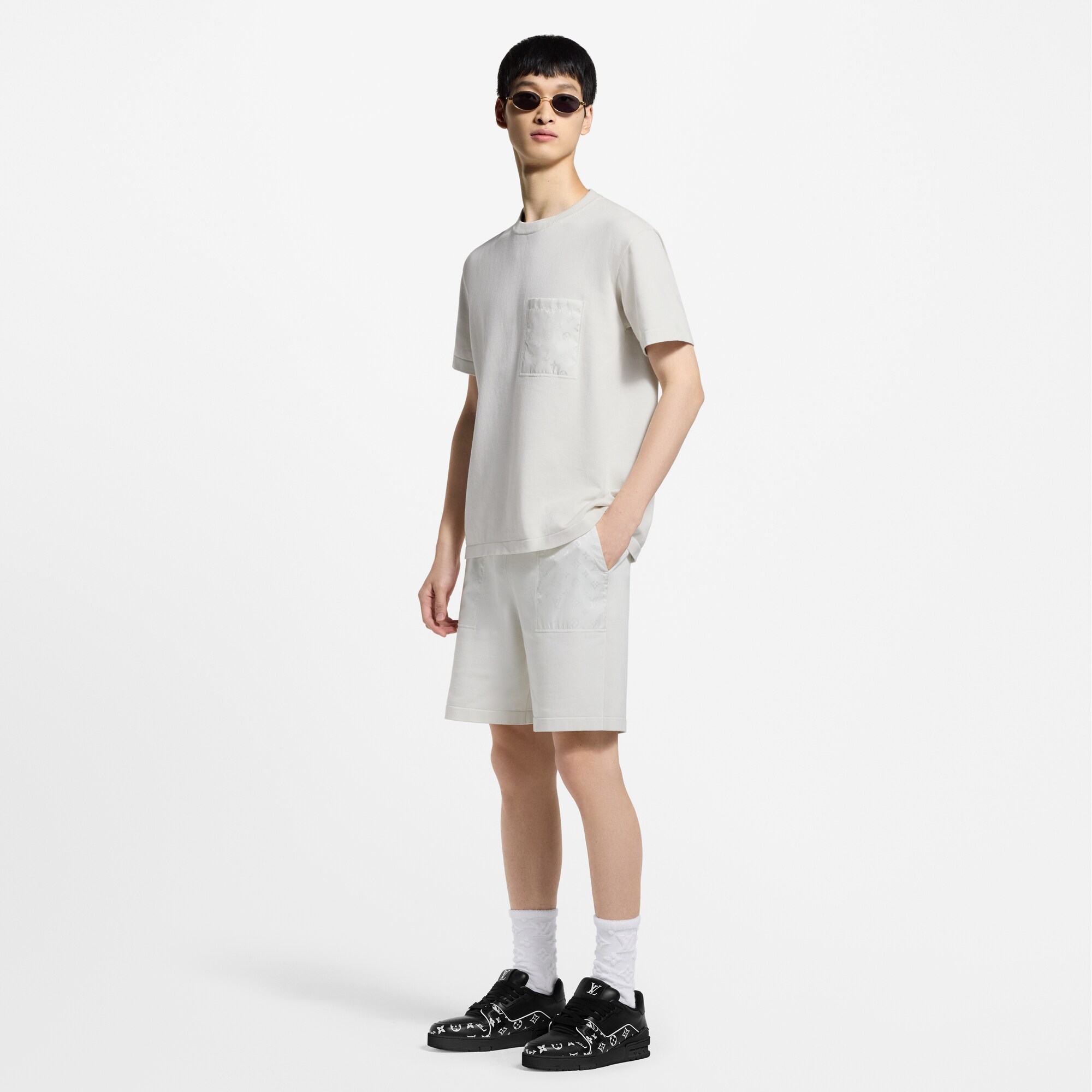 T-Shirt mit Monogram-Details auf Einsätzen aus Nylon  Herren Ready to Wear T-Shirts und Poloshirts | LOUIS VUITTON (Zoom)