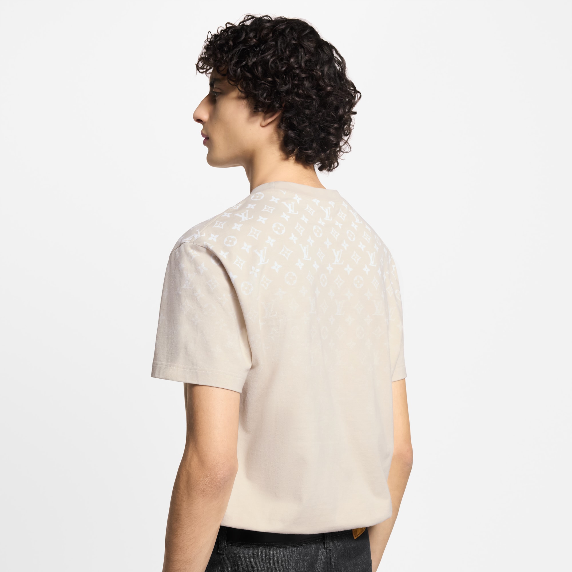 T-Shirt mit Monogram Gradient-Motiv  Herren Ready to Wear T-Shirts und Poloshirts | LOUIS VUITTON (Zoom)