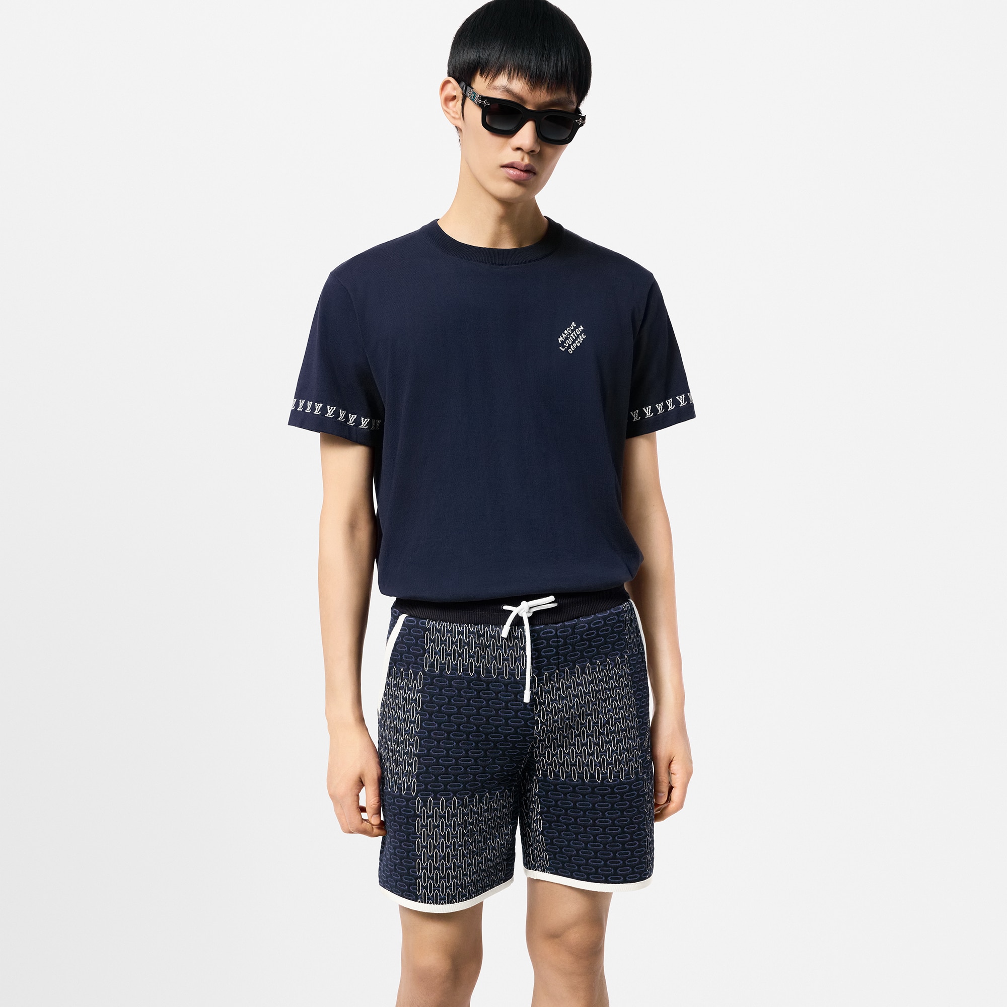 T-Shirt mit Rundhalsausschnitt und Signatur  Herren Ready to Wear Vollständige Ready to Wear | LOUIS VUITTON (Zoom)