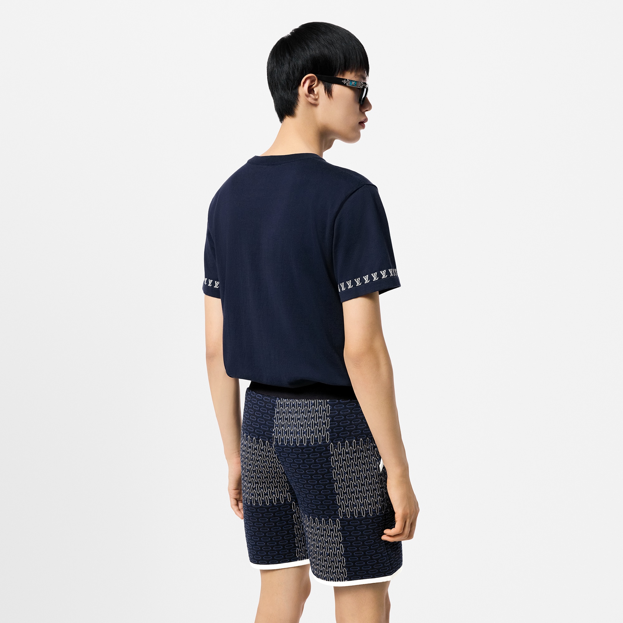 T-Shirt mit Rundhalsausschnitt und Signatur  Herren Ready to Wear Vollständige Ready to Wear | LOUIS VUITTON (Zoom)