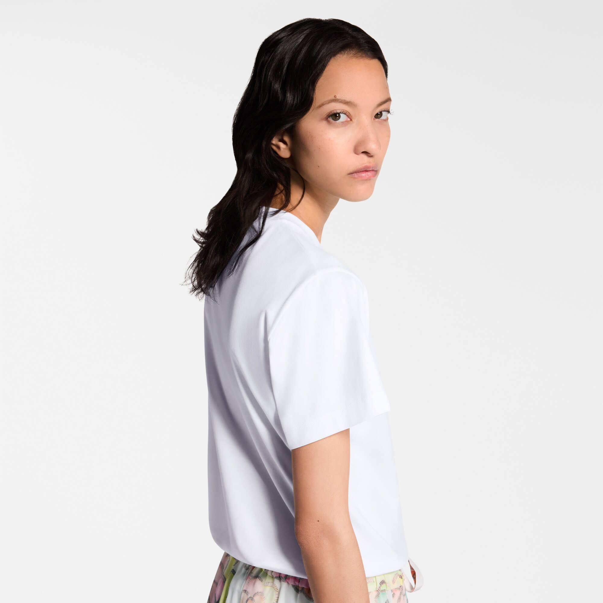 T-Shirt mit Signatur und Reißverschluss-Detail  Damen Ready to Wear Tops | LOUIS VUITTON (Zoom)