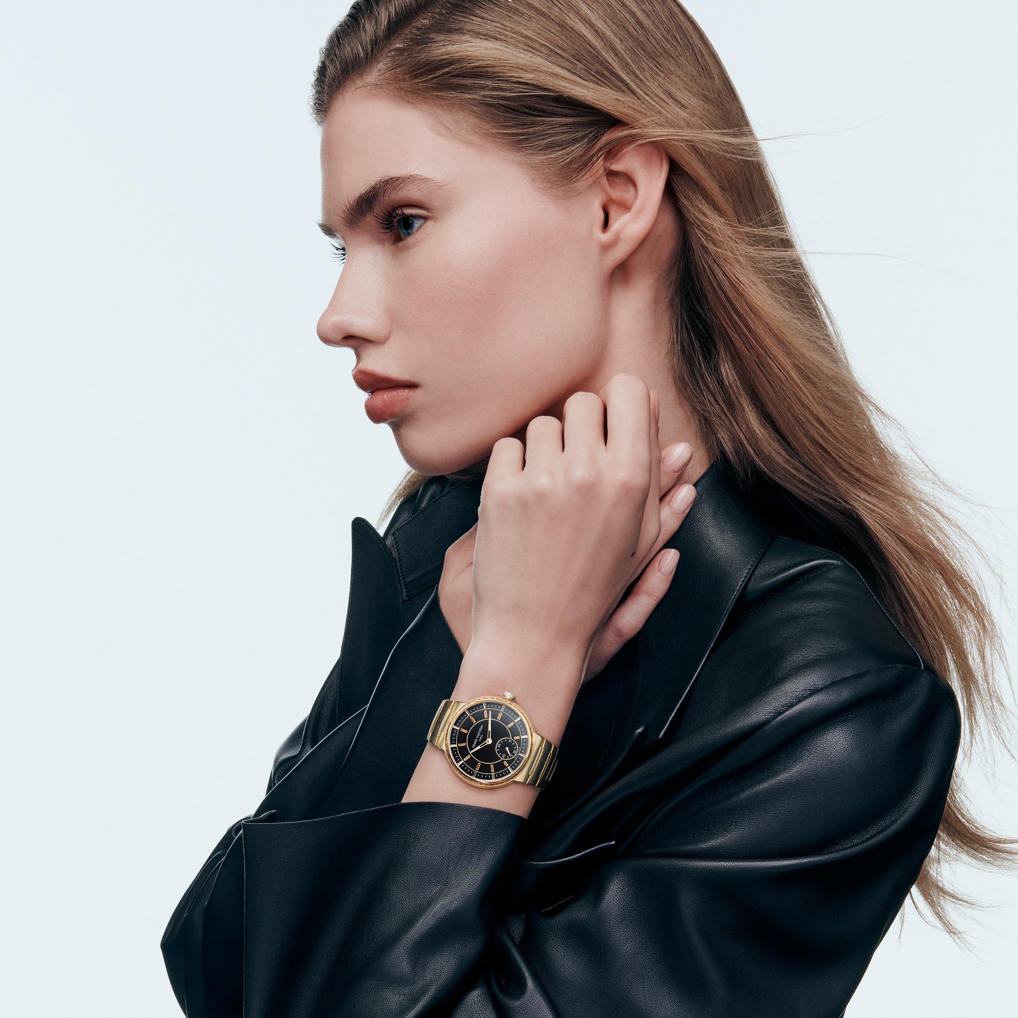 Tambour, Automatikuhrwerk, 40 mm, Gelbgold, Onyx, Saphire  Uhren Alle Uhren } | LOUIS VUITTON (Zoom)