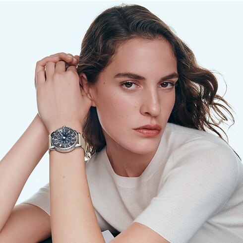 Tambour Taiko Spin Time Air, Automatikuhrwerk, 42,5 mm, Weißgold Uhren Alle Uhren } | LOUIS VUITTON (Zoom)