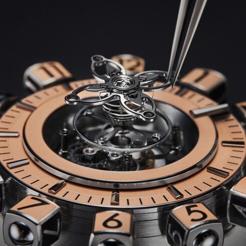 Tambour Spin Time Air Flying Tourbillon, Automatikuhrwerk, 42,5 mm, Platin Uhren Alle Uhren } | LOUIS VUITTON