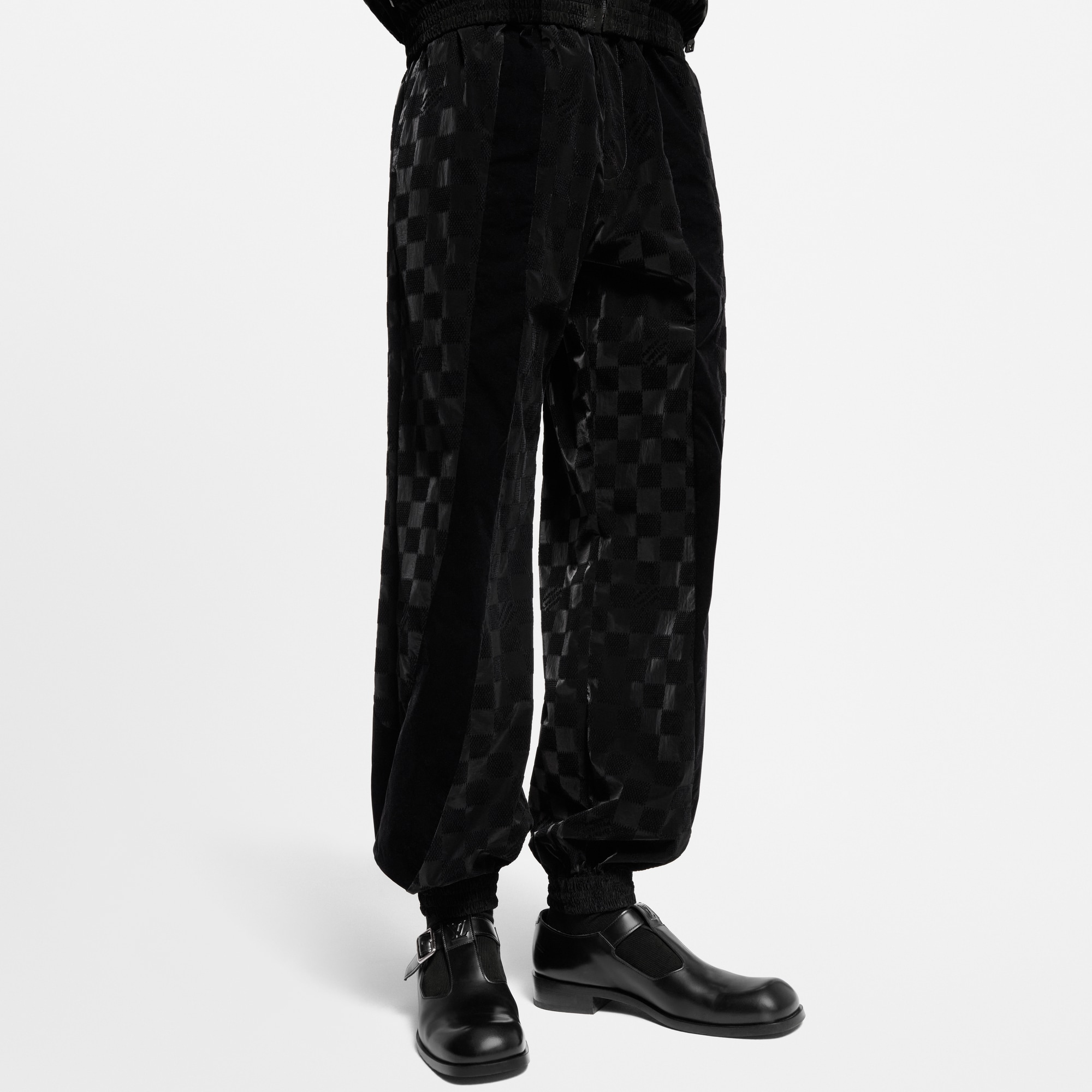 Technische Trainingshose mit geflocktem Damier-Motiv  Herren Ready to Wear Hosen | LOUIS VUITTON (Zoom)