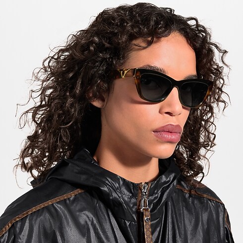 The LV Flower Low Cat Eye Sonnenbrille S00 Damen Accessoires Brillen | LOUIS VUITTON (Zoom)