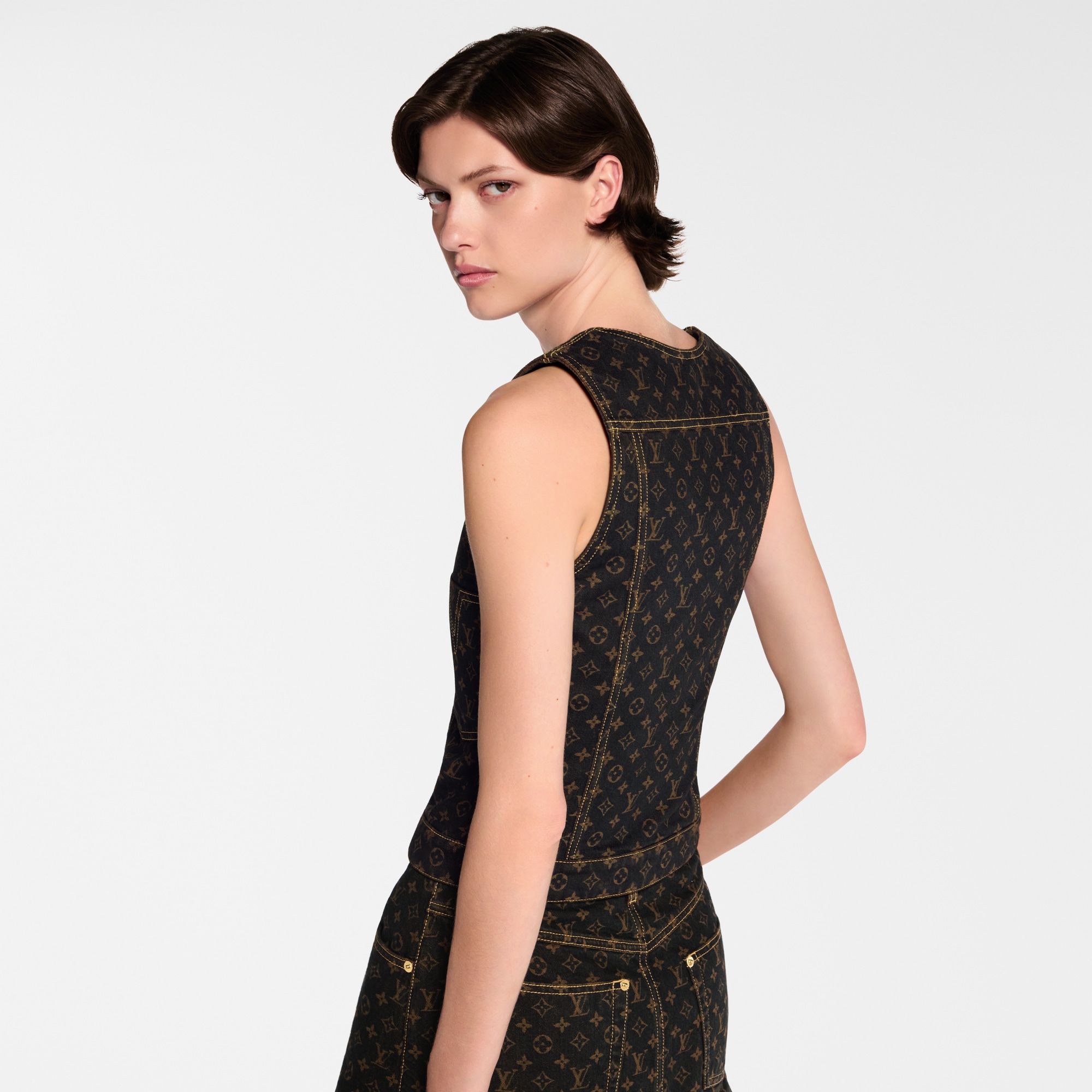 Top in Monogram Denim mit Knöpfen an der Vorderseite  Damen Ready to Wear Tops | LOUIS VUITTON (Zoom)