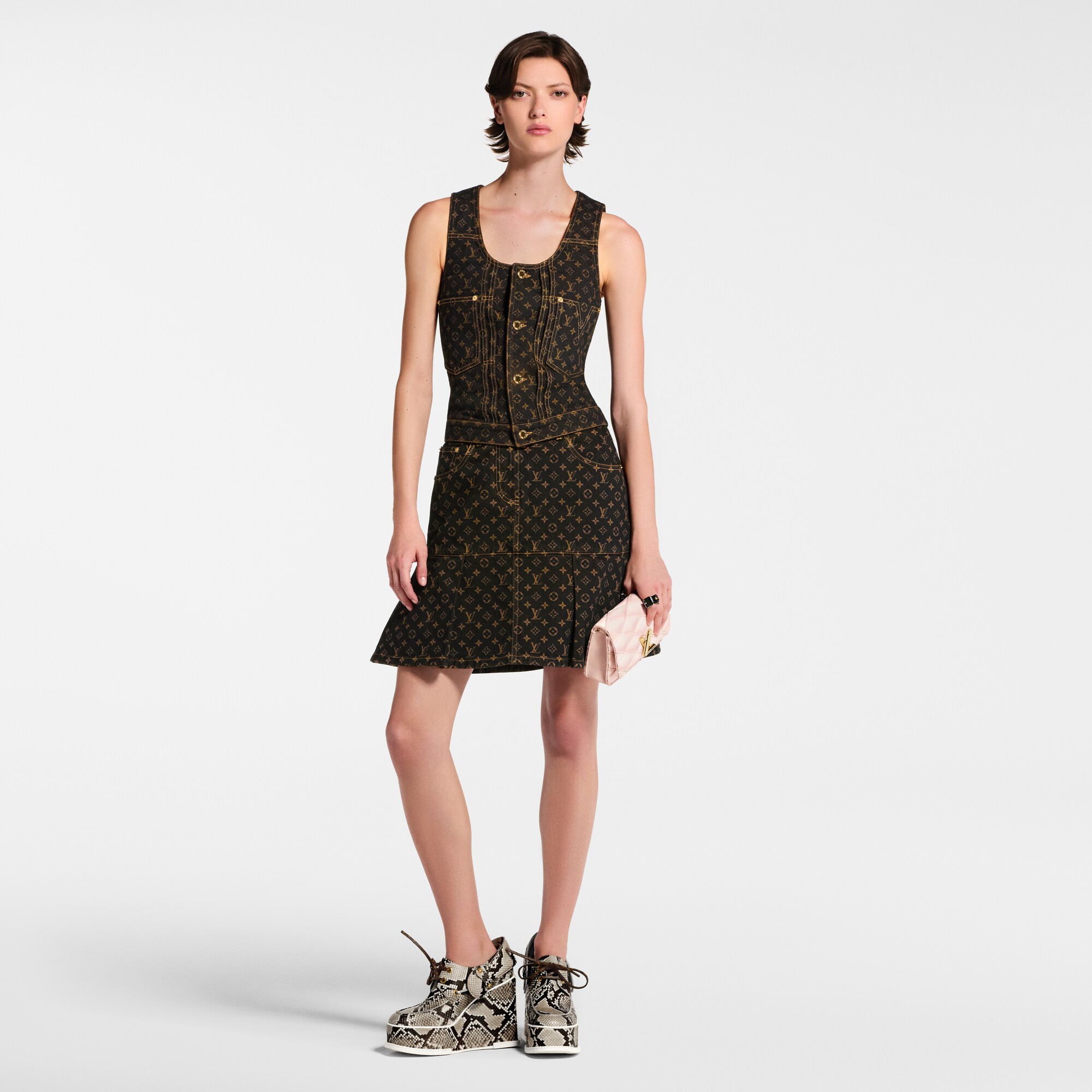Top in Monogram Denim mit Knöpfen an der Vorderseite  Damen Ready to Wear Tops | LOUIS VUITTON (Zoom)