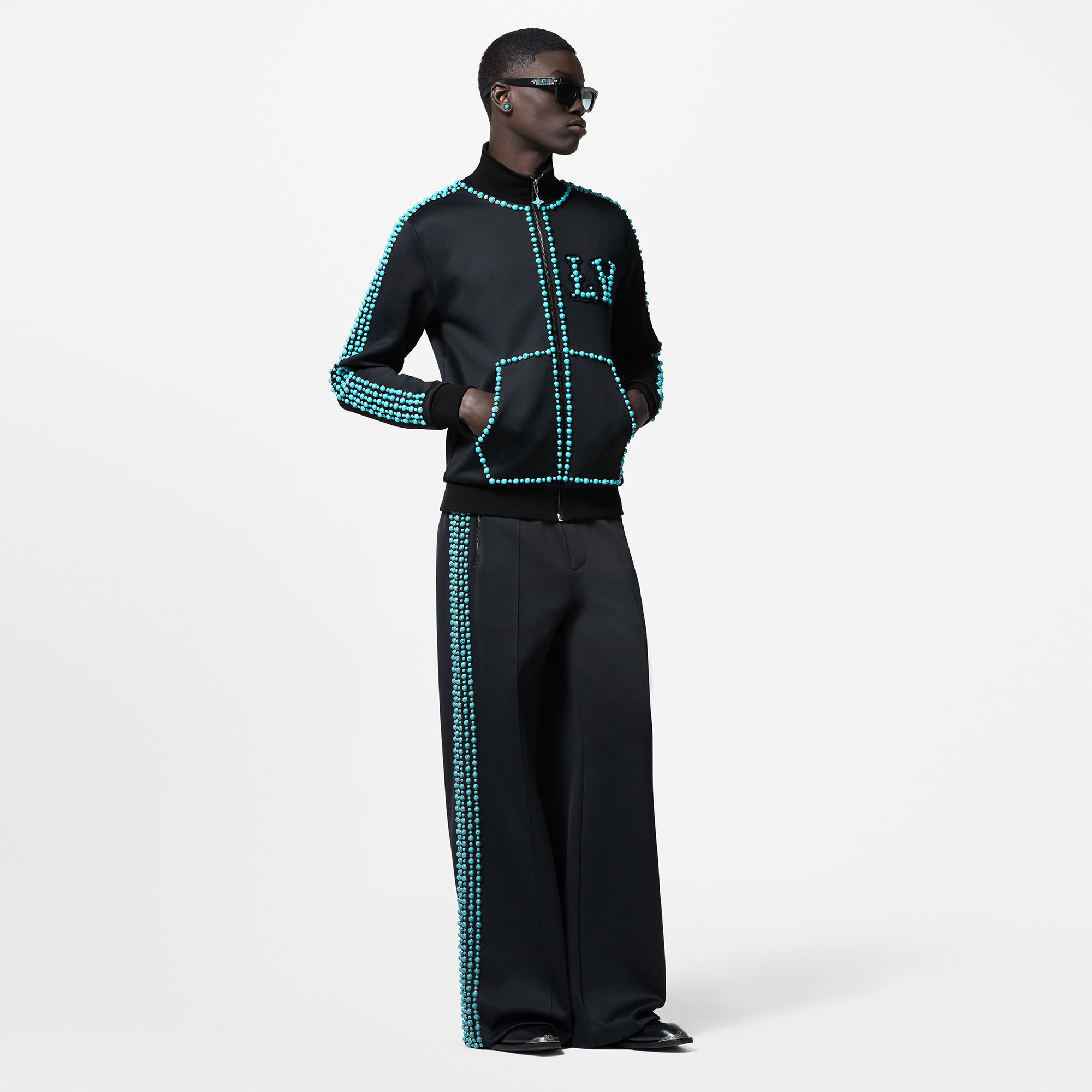 Trainingshose aus Baumwolle mit Verzierungen  Herren Ready to Wear Hosen | LOUIS VUITTON (Zoom)