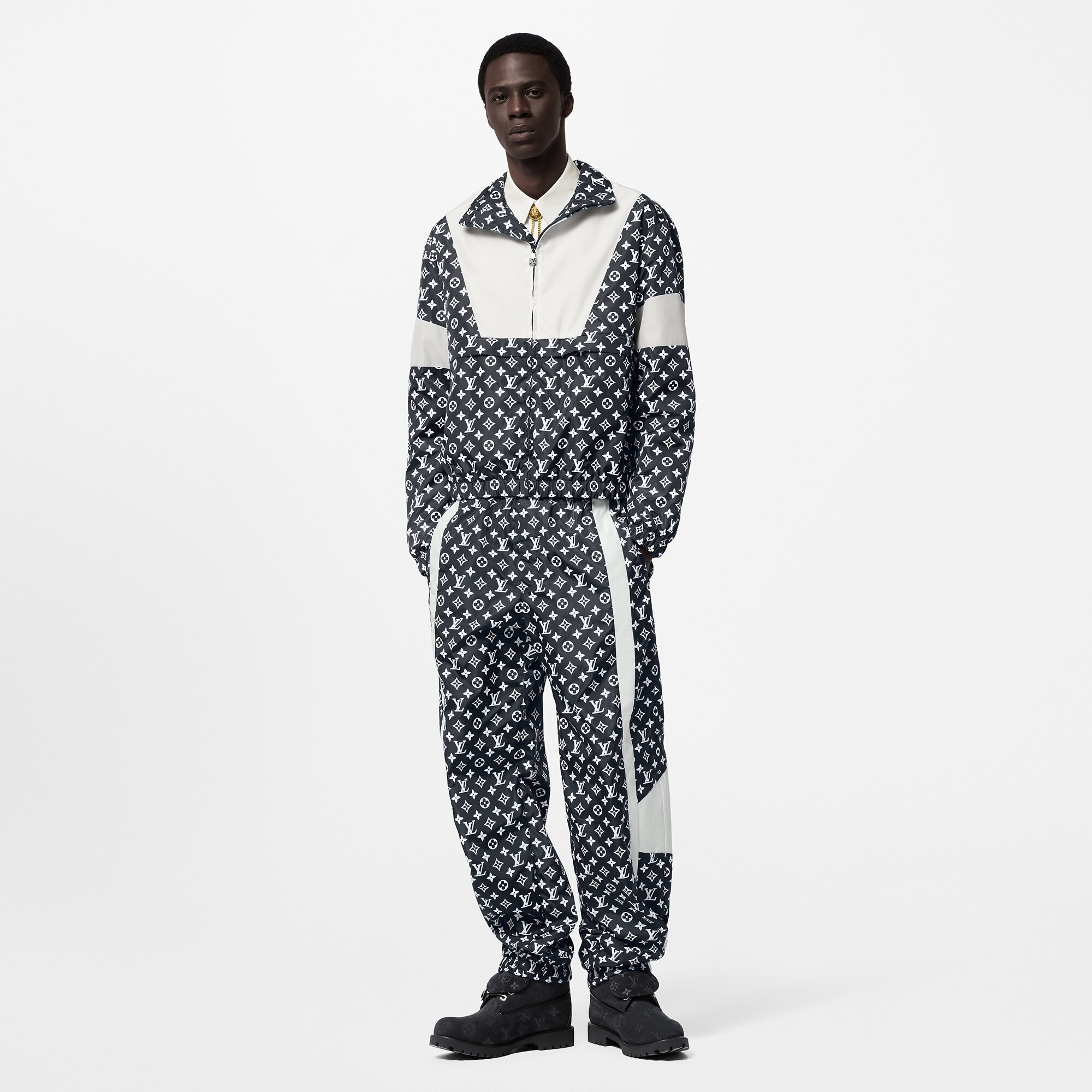 Trainingshose aus technischem Gewebe mit Monogram-Motiv  Herren Ready to Wear Hosen | LOUIS VUITTON (Zoom)