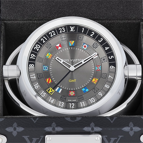 Trunk Tischuhr, Quarzuhrwerk, 80 mm, Edelstahl, Monogram Eclipse Canvas Uhren Alle Uhren } | LOUIS VUITTON (Zoom)