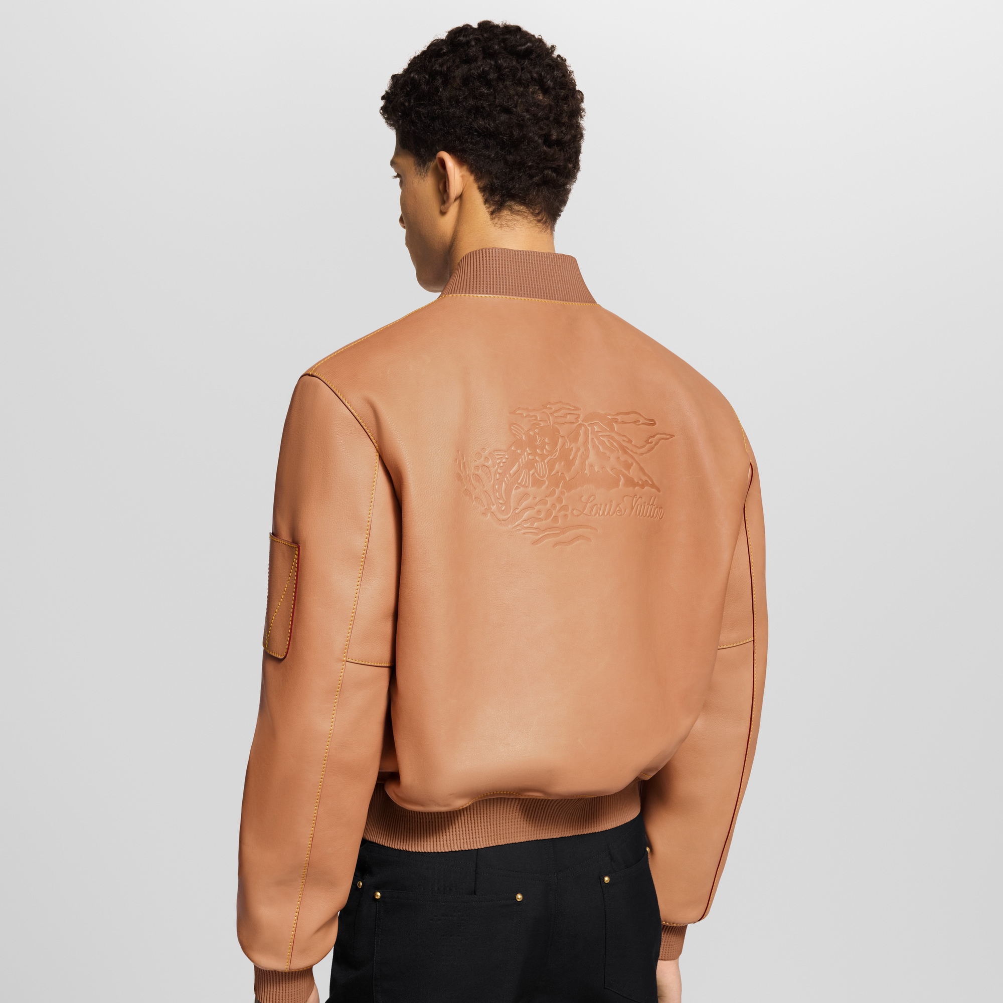 Varsity Blouson aus naturbelassenem Leder  Herren Ready to Wear Jacken und Mäntel | LOUIS VUITTON (Zoom)
