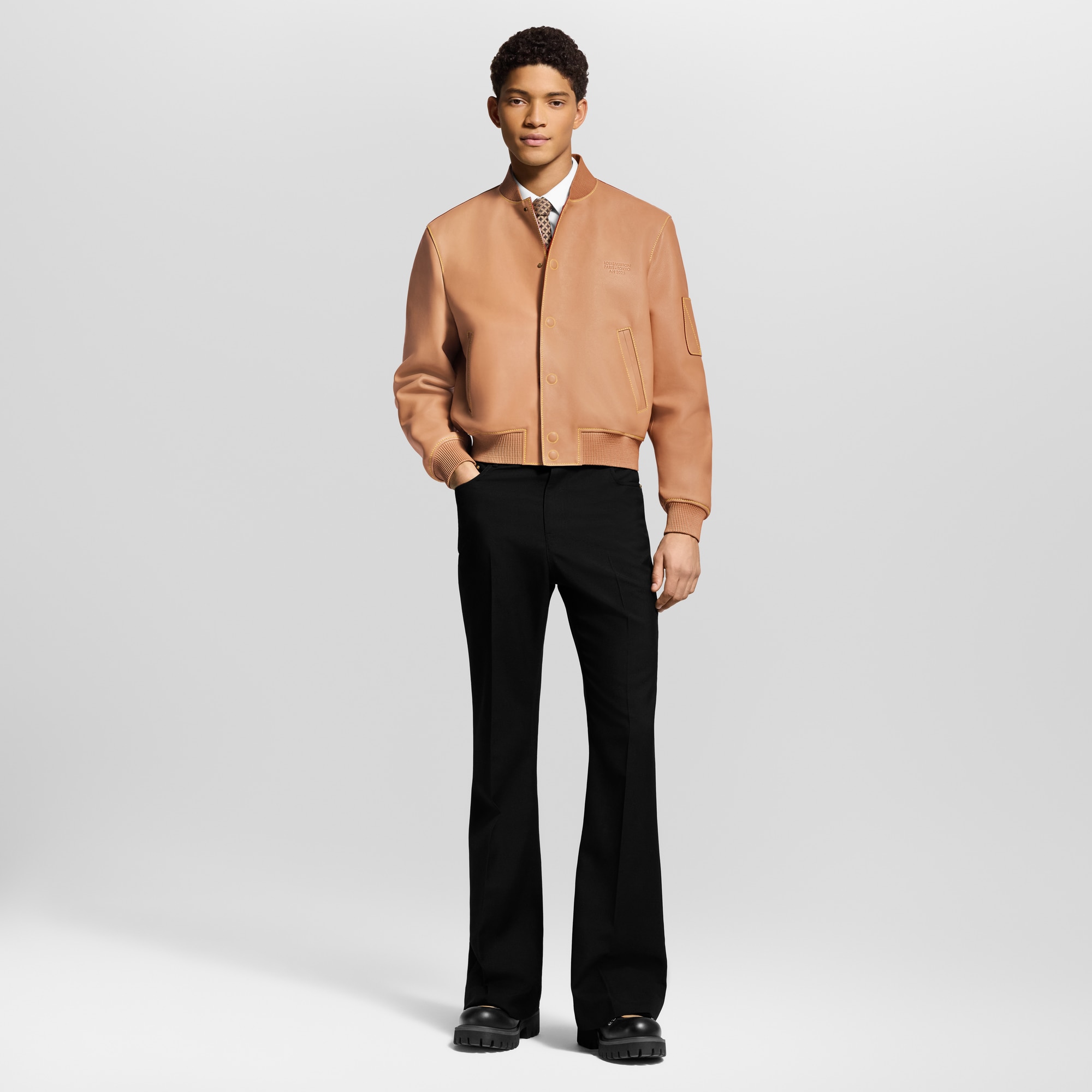 Varsity Blouson aus naturbelassenem Leder  Herren Ready to Wear Jacken und Mäntel | LOUIS VUITTON (Zoom)