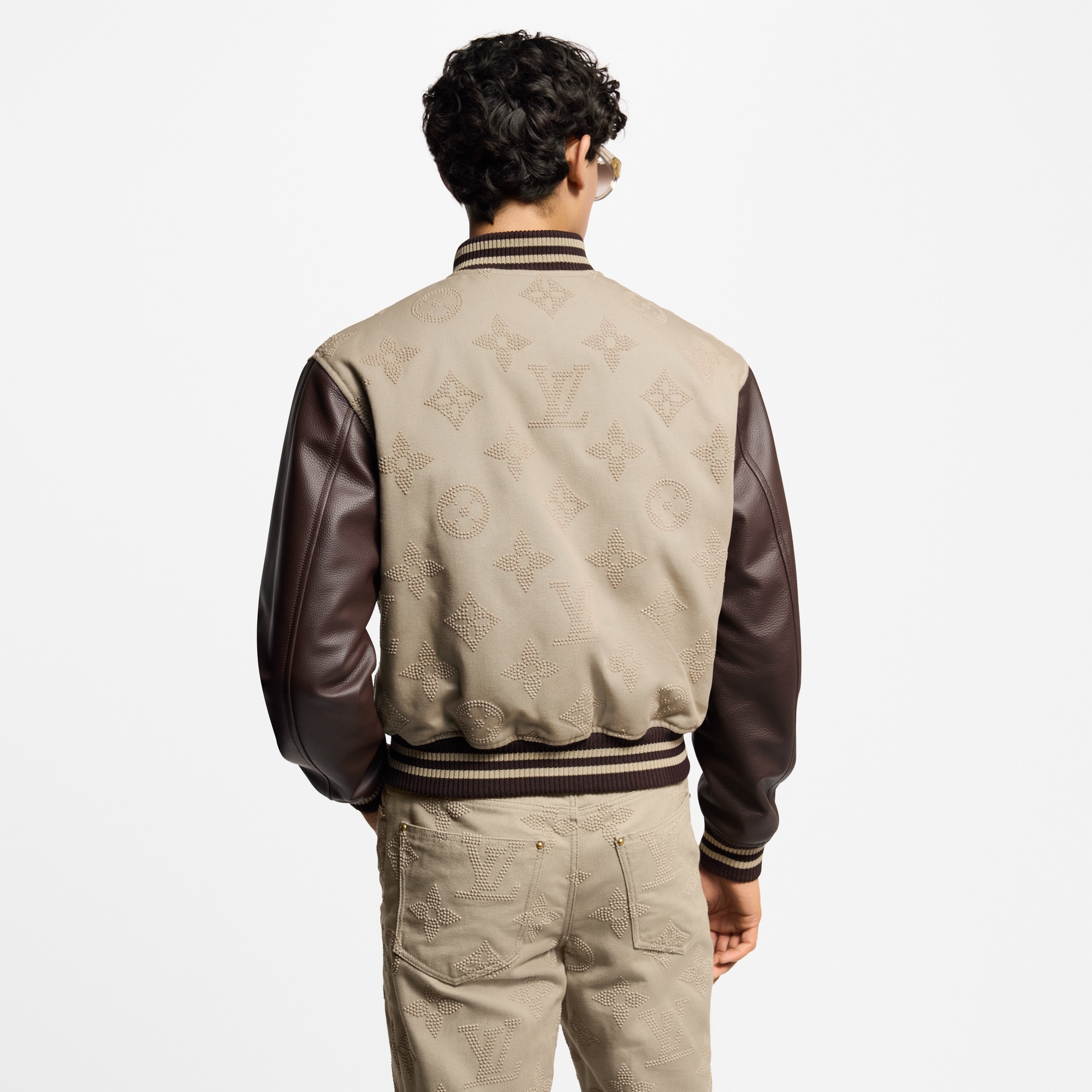 Varsity Blouson mit gesticktem Monogram  Herren Ready to Wear Jacken und Mäntel | LOUIS VUITTON (Zoom)