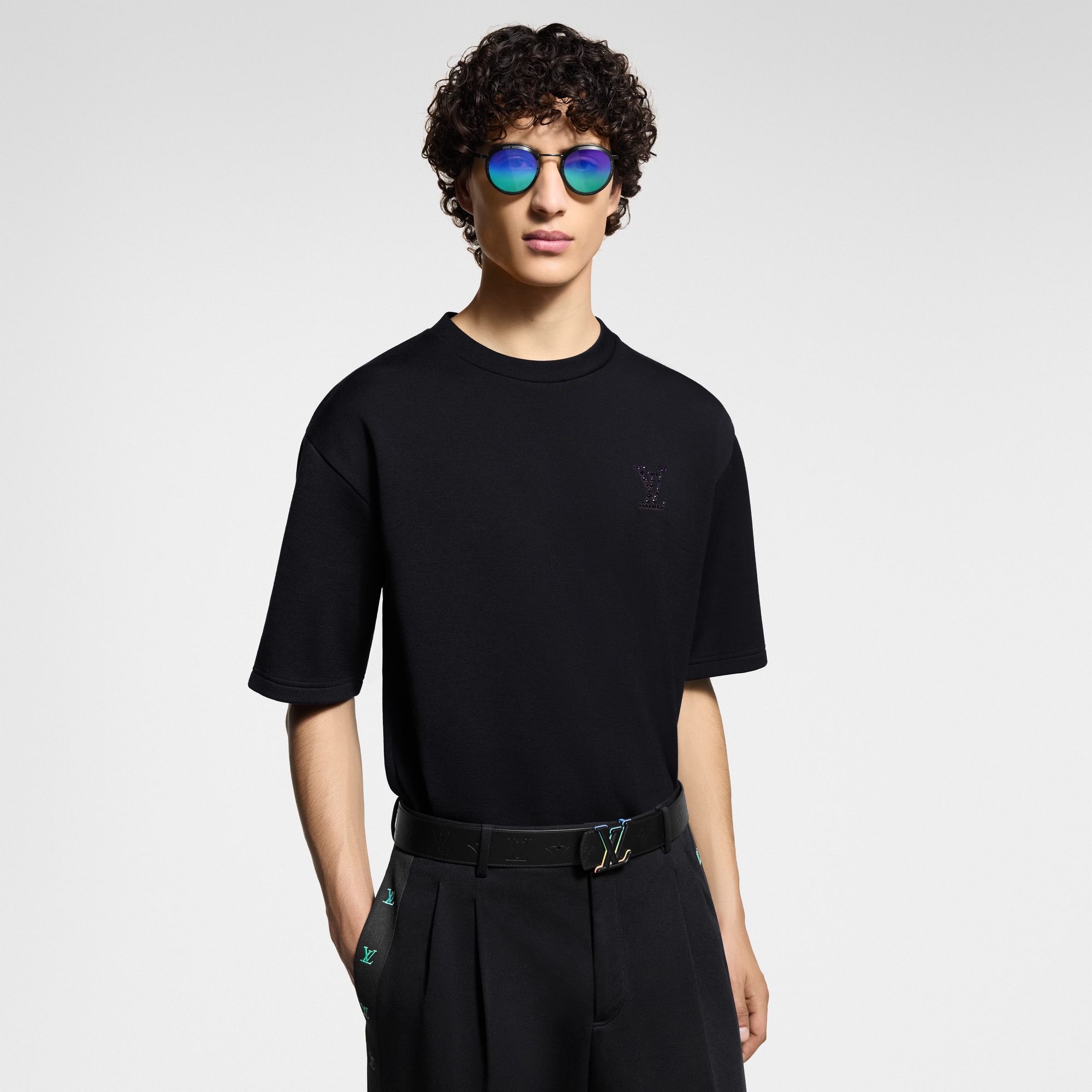 Verziertes T-Shirt aus Jersey mit LV Signatur  Herren Ready to Wear T-Shirts und Poloshirts | LOUIS VUITTON (Zoom)