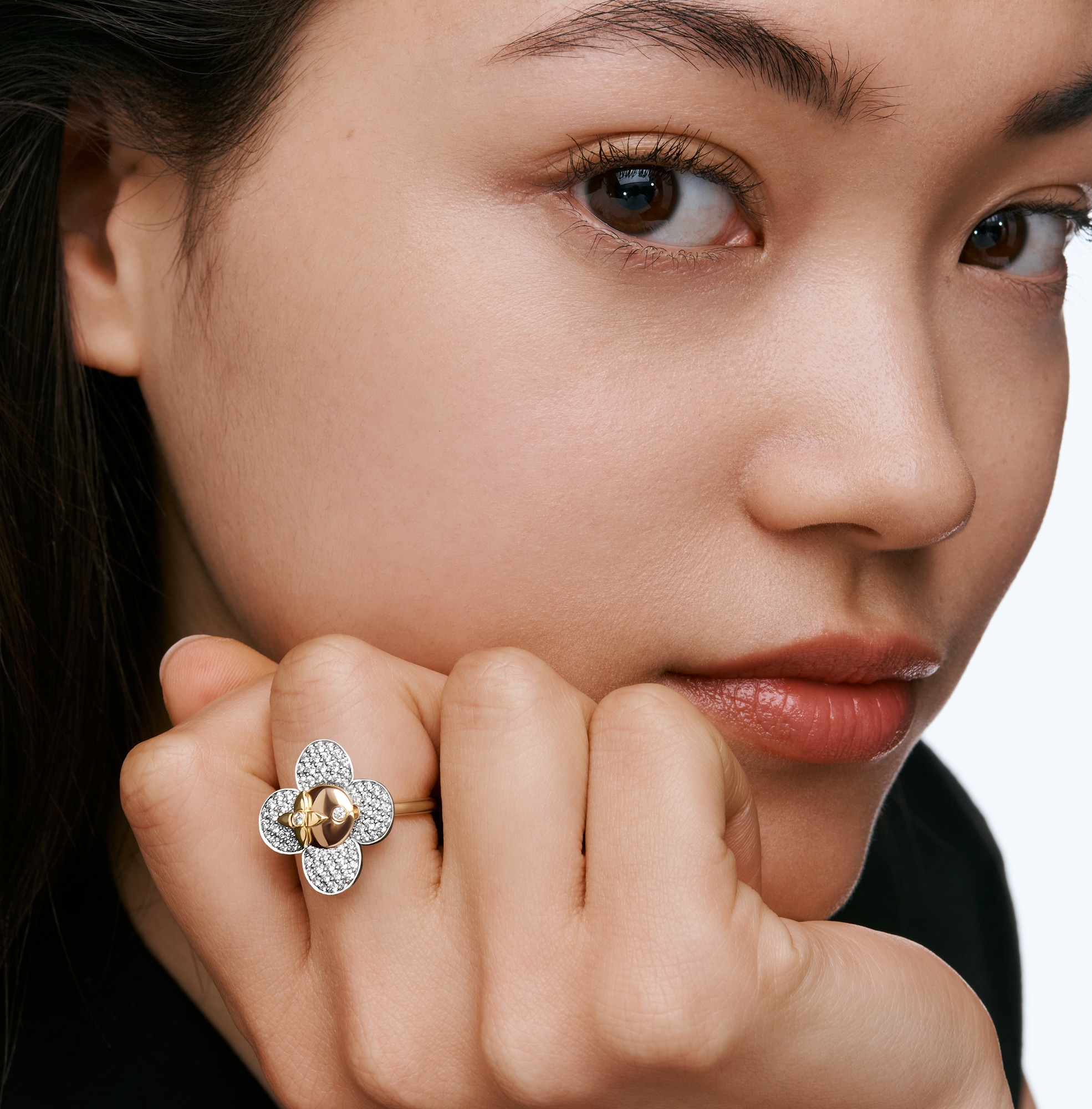 Vivienne Ring, 3 Goldarten und Diamanten  Schmuck Kategorien Ringe | LOUIS VUITTON (Zoom)