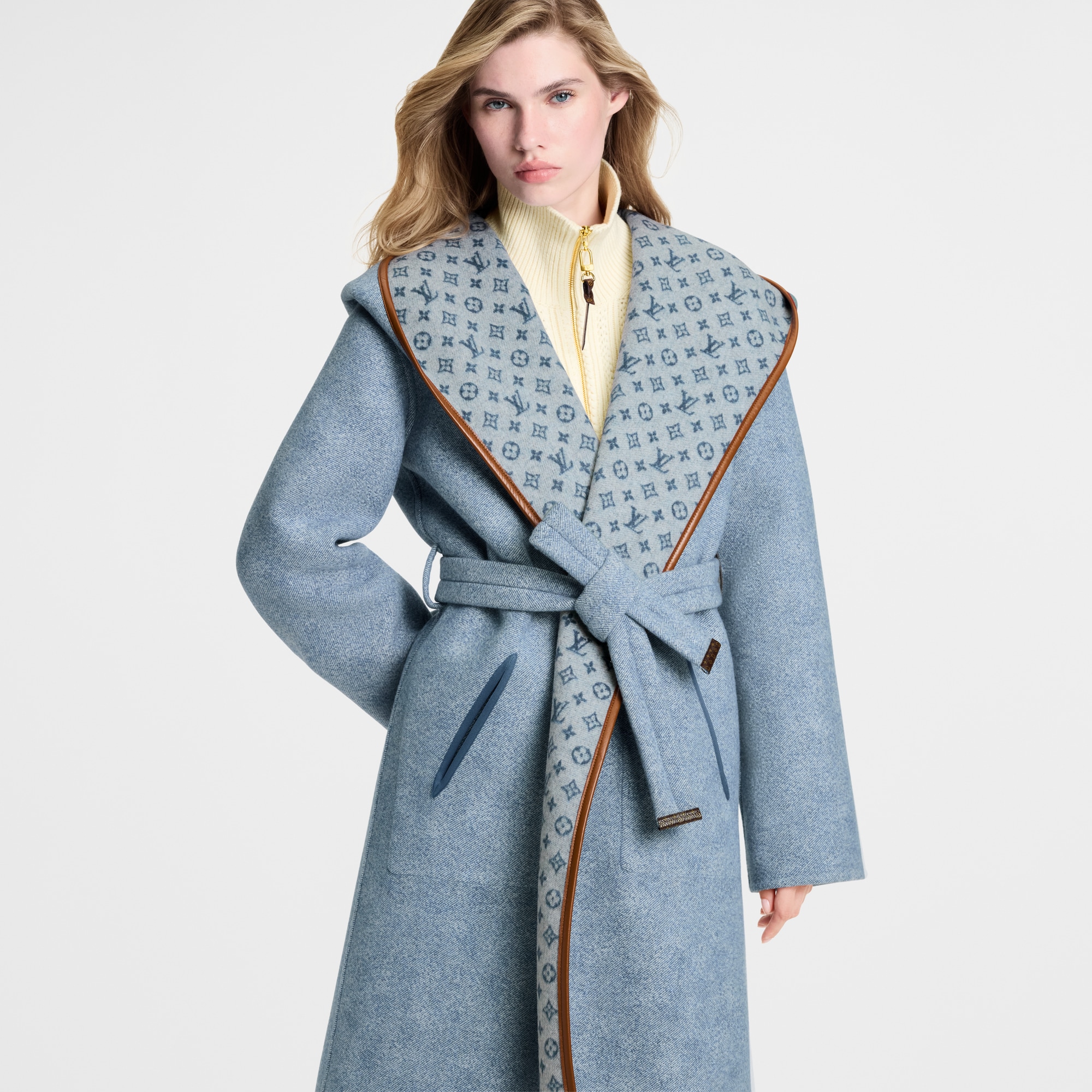 Wickelmantel zum Wenden mit Kapuze und Signatur  Damen Ready to Wear Mäntel und Jacken | LOUIS VUITTON (Zoom)