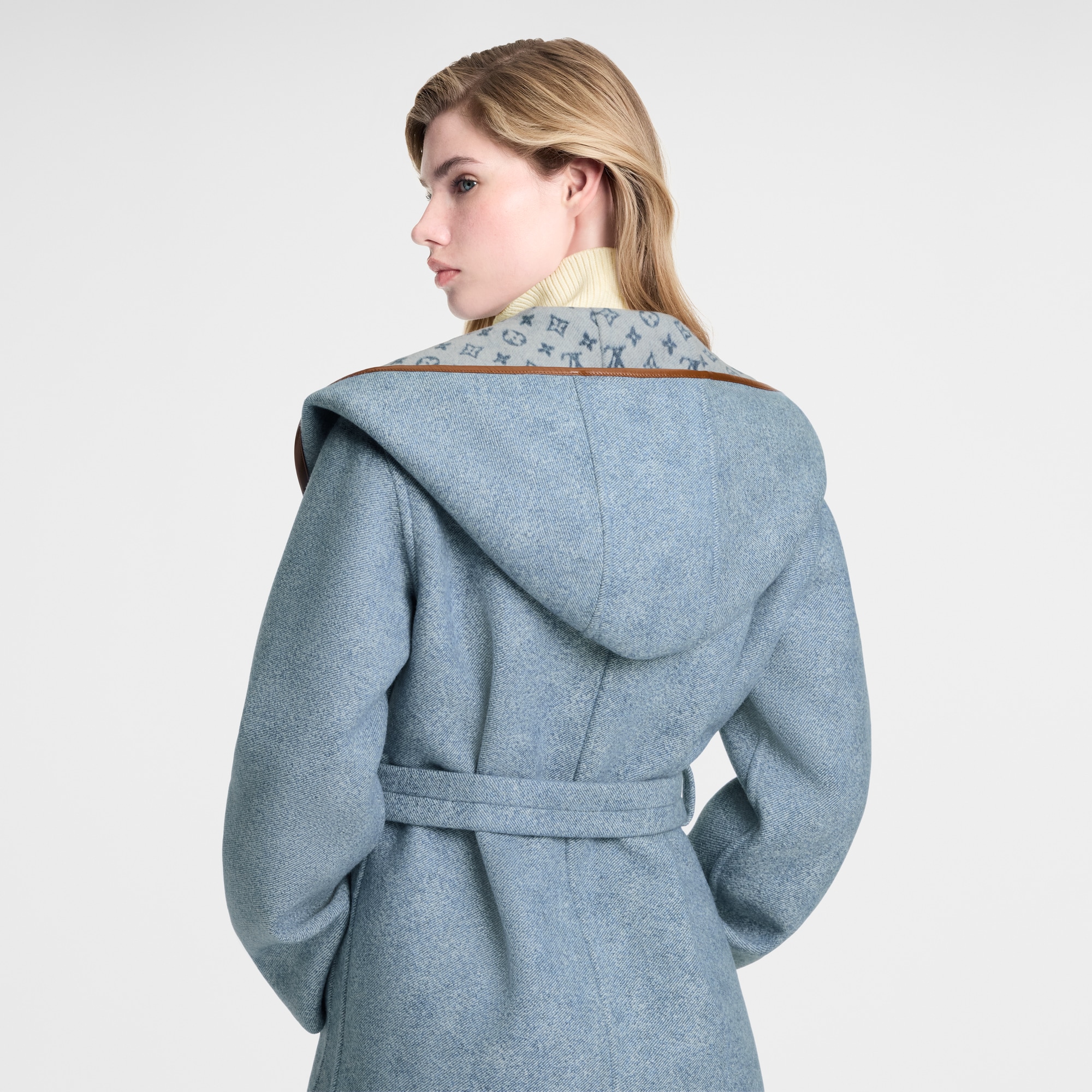 Wickelmantel zum Wenden mit Kapuze und Signatur  Damen Ready to Wear Mäntel und Jacken | LOUIS VUITTON (Zoom)