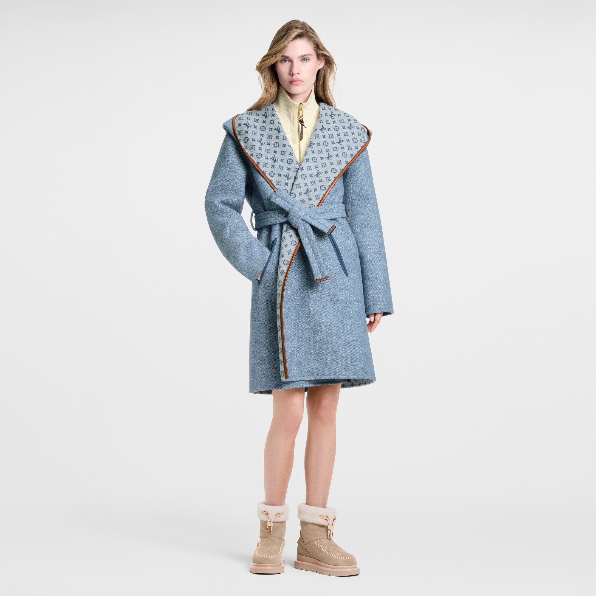 Wickelmantel zum Wenden mit Kapuze und Signatur  Damen Ready to Wear Mäntel und Jacken | LOUIS VUITTON (Zoom)