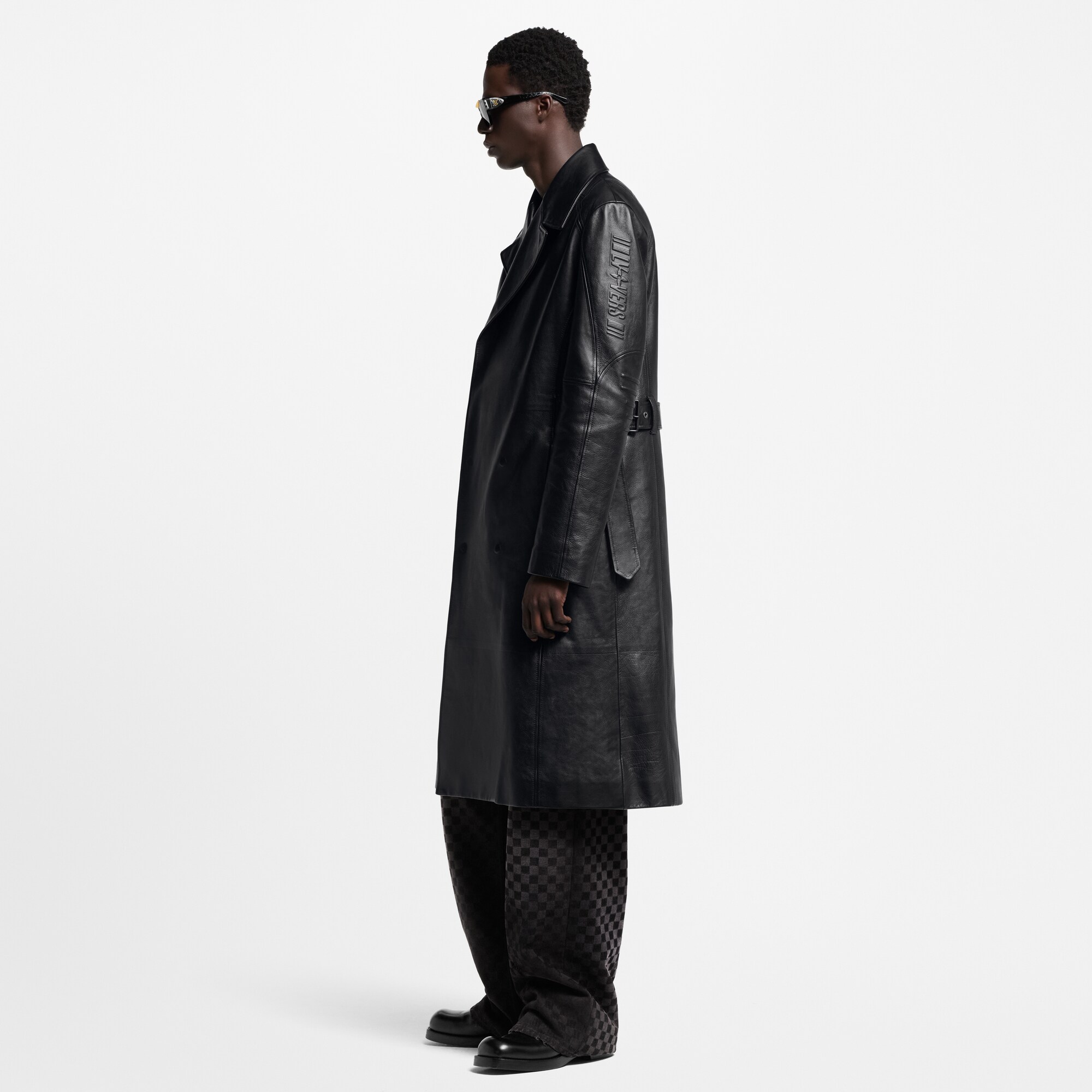 Zweireihiger Mantel aus Leder  Herren Ready to Wear Jacken und Mäntel | LOUIS VUITTON (Zoom)