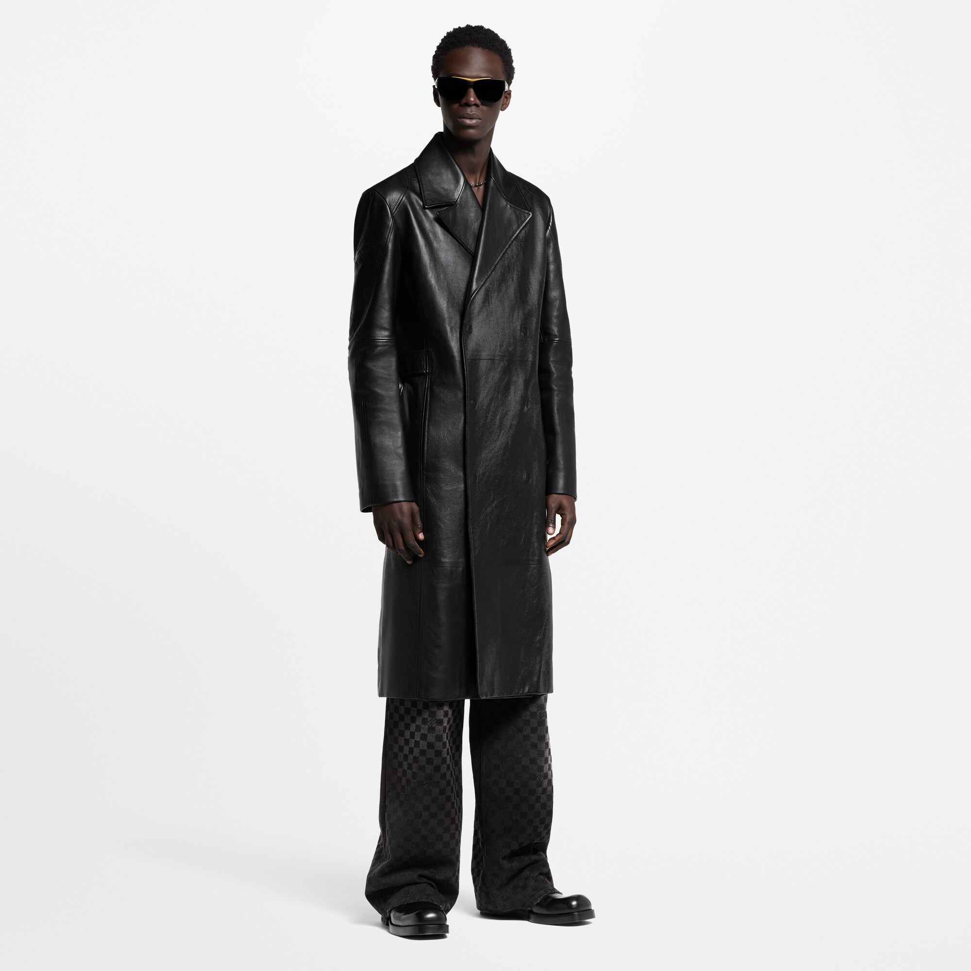 Zweireihiger Mantel aus Leder  Herren Ready to Wear Jacken und Mäntel | LOUIS VUITTON (Zoom)